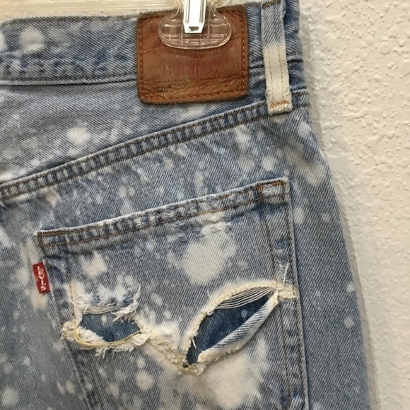 𝅺LEVI’S 501 destroyed slash bleached button up cut off shorts - Picture 5 of 9